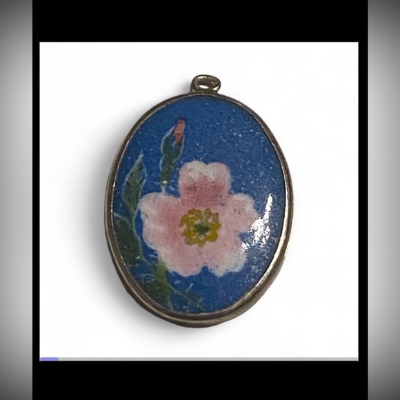 AUCTION 🛍️💝 Sterling Silver Signed Flower Pendant #7244